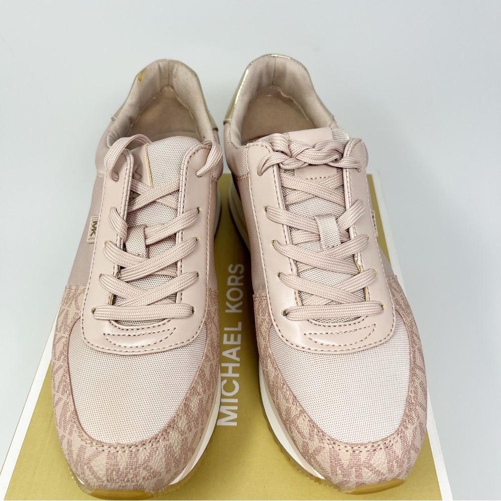 Michael Kors Monique Trainers
Size 7.5 - Picture 3 of 9